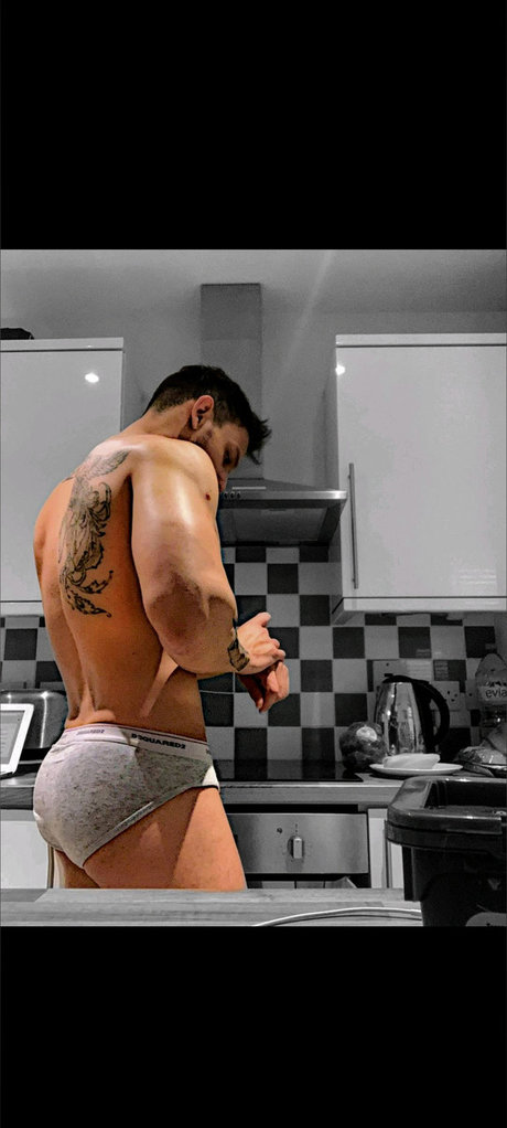Andrade30uk アダルト女優 写真