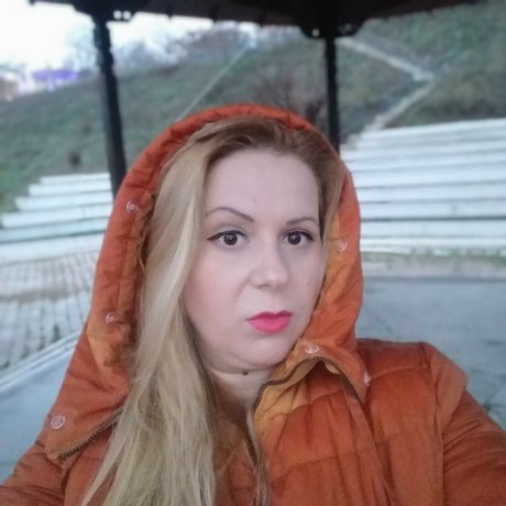 Mihaela Gabriela 裸の女優 ギャラリー