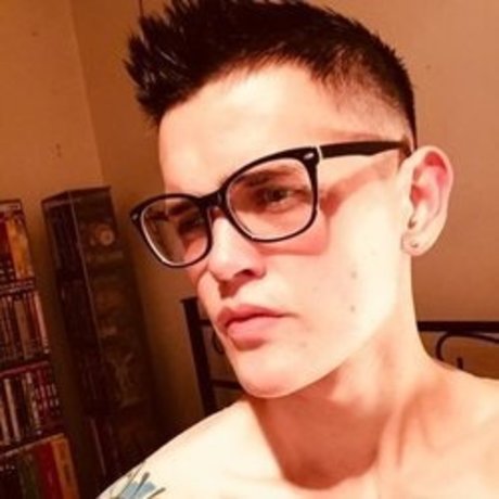 GaYmer89 裸のスター 写真