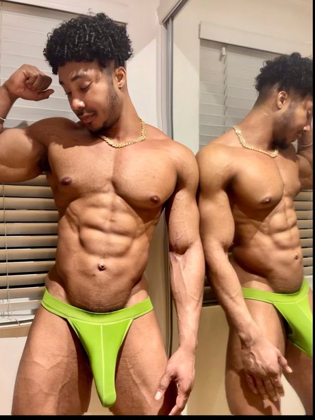 Michael Privius xxxモデル 画像