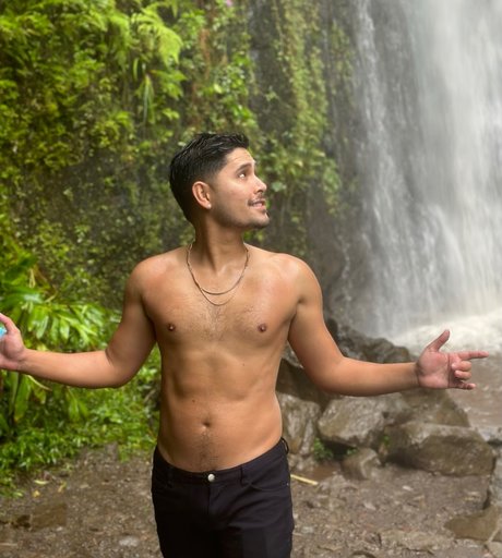 Michael Dejano 完璧なスター 写真