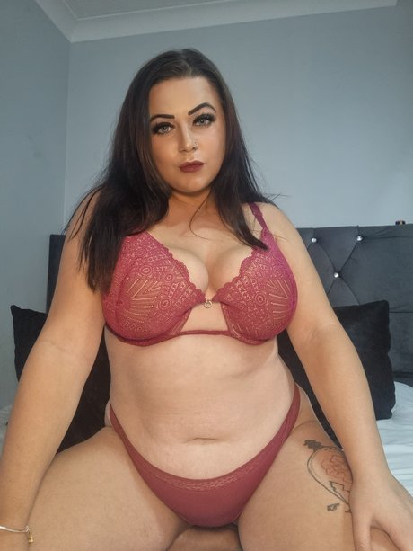 BigBrittyTitties ホットモデル 写真