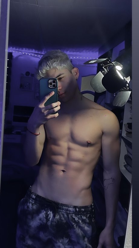 CARLOS BROWN アダルトモデル 写真