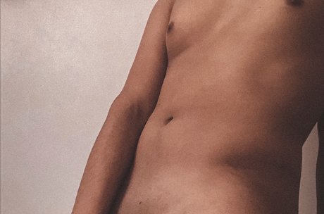 Julian Largo ポルノスター 裸 画像