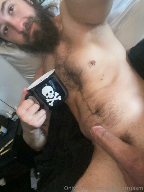 Captain Arrgasm 無料モデル 写真