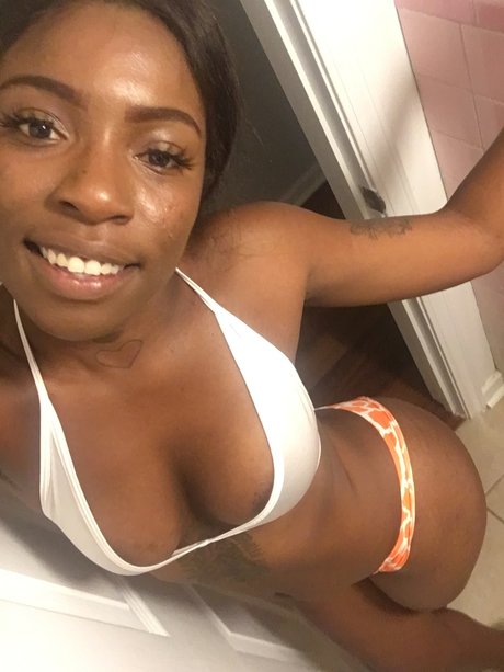 Kelsey Kim エロティックなスター 写真
