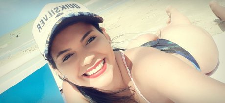 T ssia Fernanda かわいいスター 画像