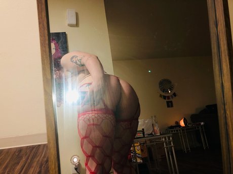 Thick Latina Goddess ホットなモデル 写真
