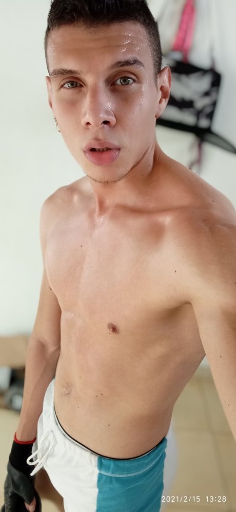 Johan Urrea ポルノスター ホット 画像