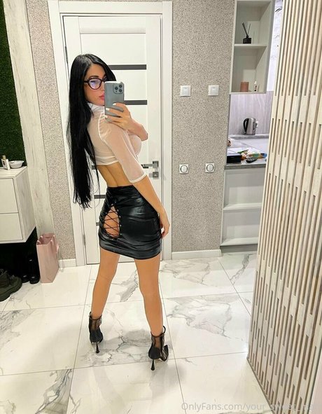 修道女オンリーファンズ アートヌード 写真