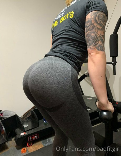 badfitgirl ポルノスター セックス 画像