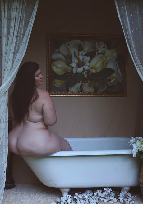 ヌード 屋外 OnlyFans アートヌード 画像