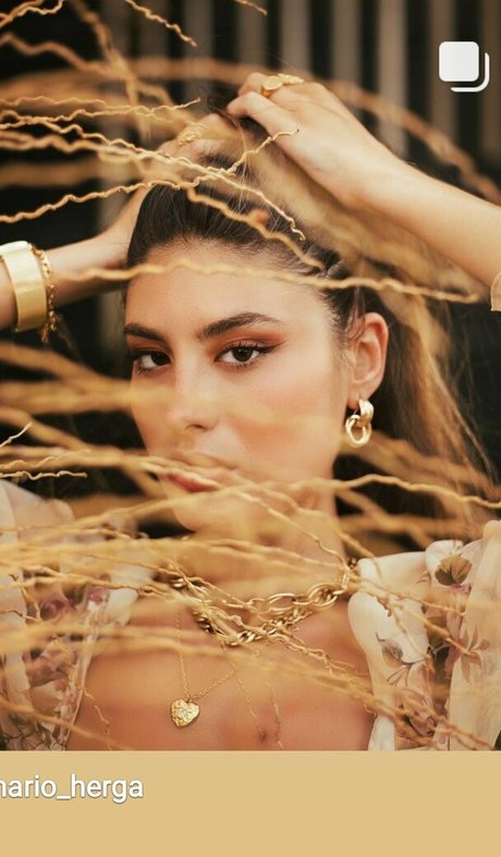 Sara Fructuoso スター ヌード 写真