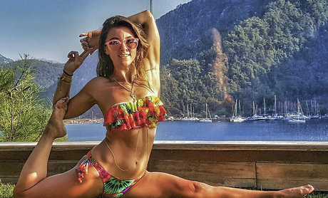 Aysegul Merve Yazici ポルノスター エロティック 画像
