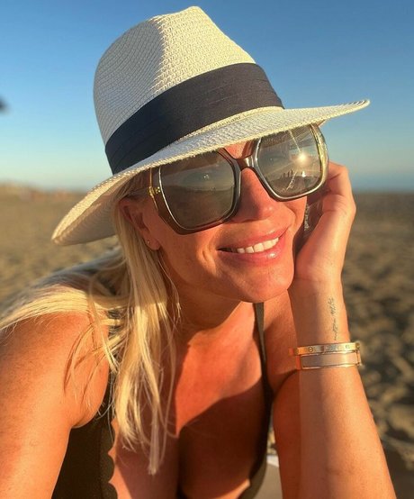 Denise Van Outen top profile image