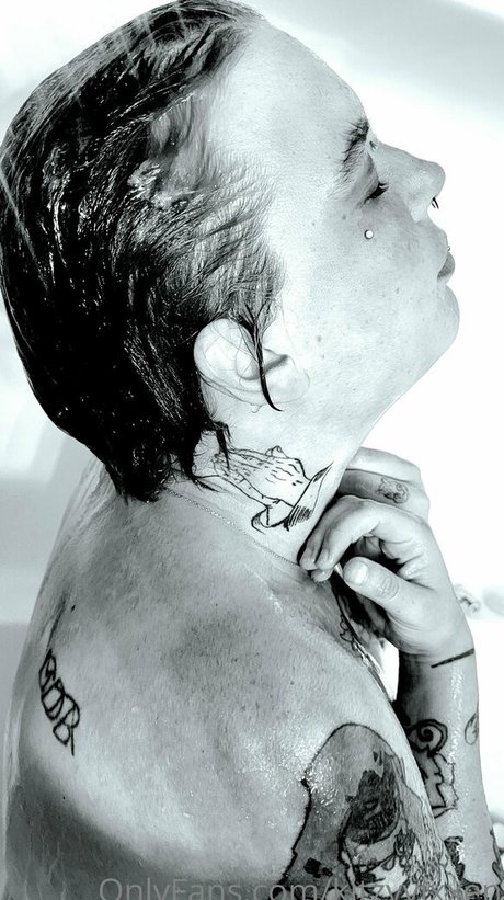 kitzyvixxen かわいいポルノスター 写真