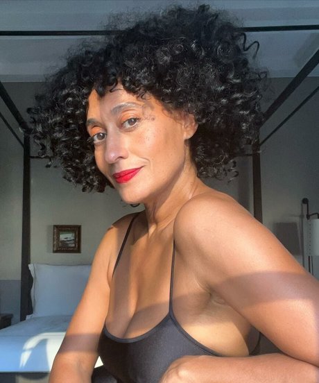Tracee Ellis Ross ポルノ女優 写真