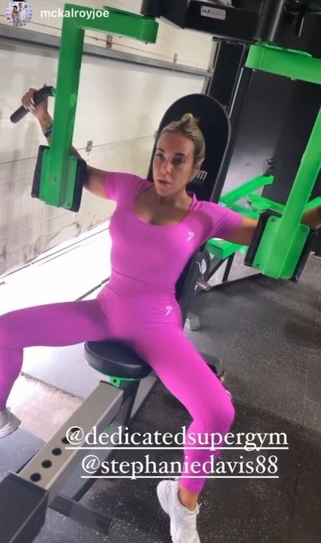 Stephanie Davis 完璧なポルノスター 画像