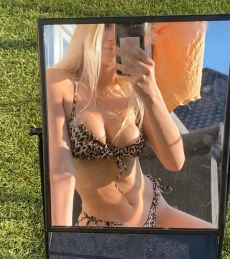 Delfine Stal セックスモデル 写真