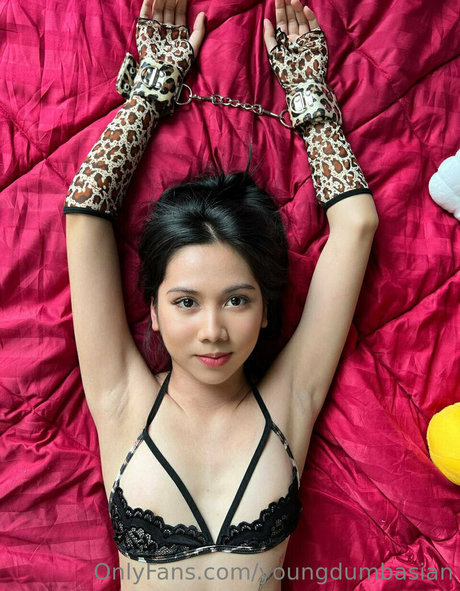 youngdumbasian ポルノスター ホット 写真