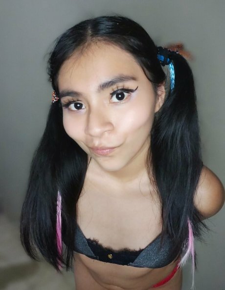 emilipetitefree ポルノスター アダルト 画像