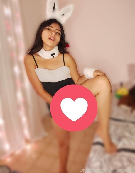 emilipetitefree 美しいポルノスター 写真