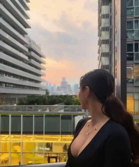 Pornhub オンリーファンズ セクシーヌード 画像