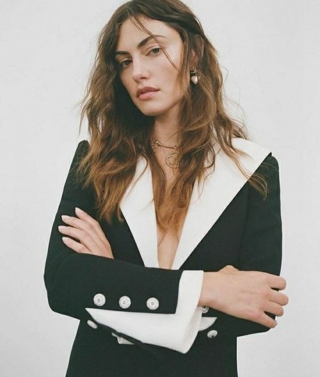 Phoebe Tonkin ヌードモデル 写真