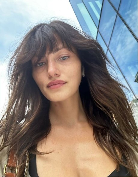 Phoebe Tonkin アダルトスター アーカイブ