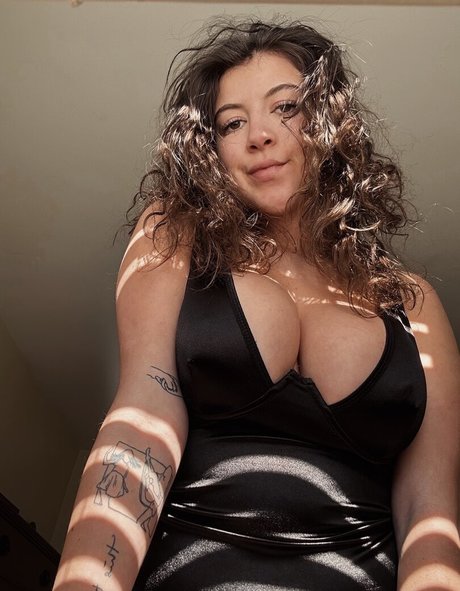 Savannah Straff ポルノスター 写真