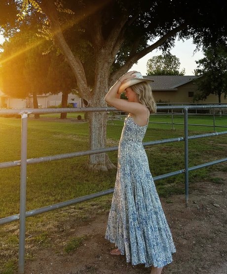 Brynn Rumfallo アートスター ギャラリー