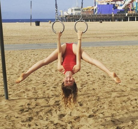 Brynn Rumfallo モデル 写真