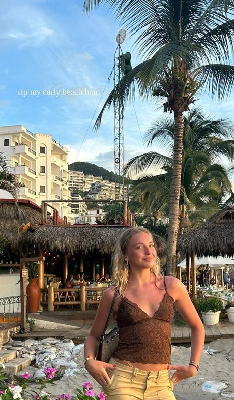 Brynn Rumfallo アート女優 写真