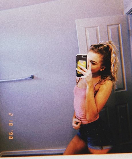 Brynn Rumfallo 高品質スター 写真