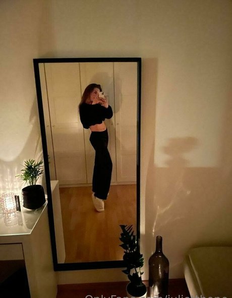 julietthope アダルトスター 写真