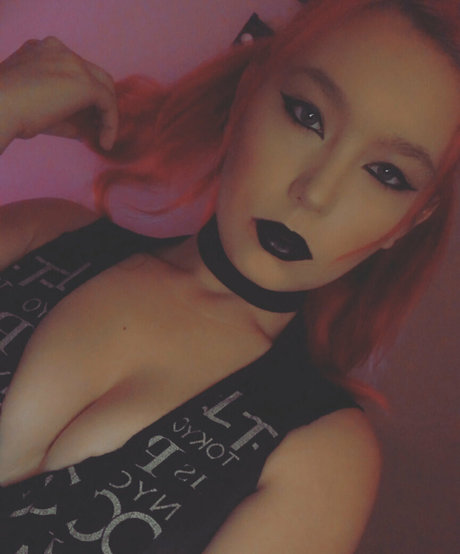 devillust69 エロティックモデル ギャラリー