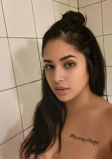 Jasmine Villegas アートモデル ギャラリー