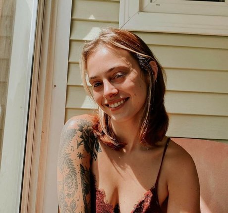 Garlyn DaSilva ヌードモデル 写真