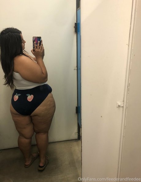 巨乳の赤毛オンリーファンズ ホットセクシー 画像