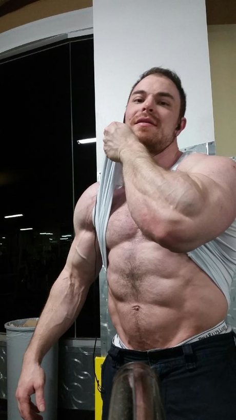 Muscle God Brendan 最高のスター 画像
