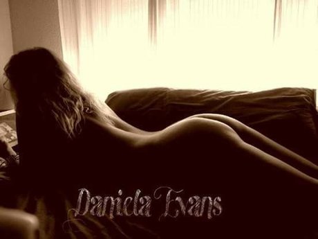 Daniela Evans 美しいモデル 画像