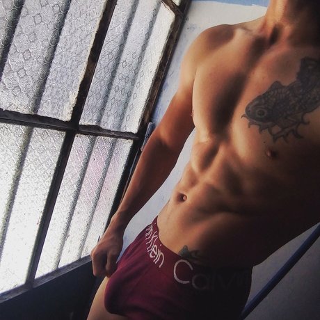 Carlos Blanco 無料女優 画像