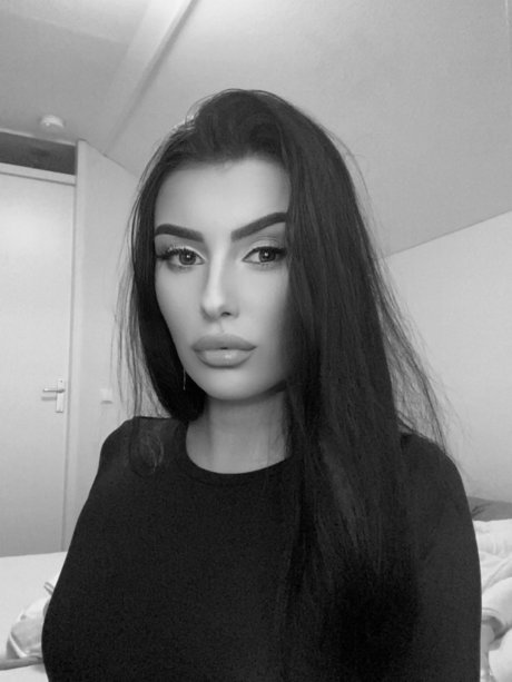Chriss 美しいポルノスター 画像
