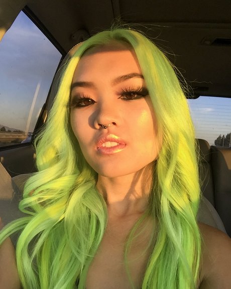 Casshole Yee ヌードモデル 画像
