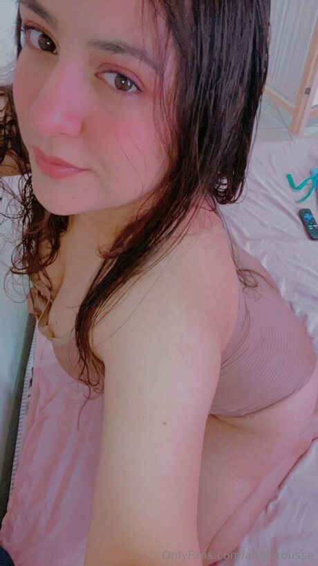 Angie Rousse ホットスター 写真