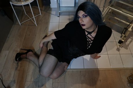 AllindaBack ポルノスター HD 写真