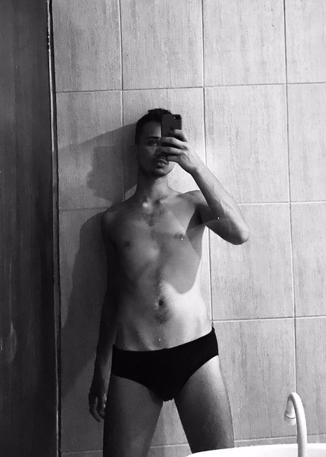 Davi Lennox ポルノスター エロティック 写真