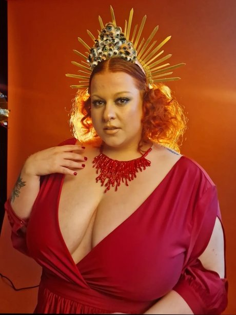 Curls andcurves セックススター 写真