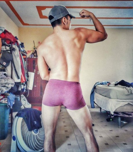 Angel Tacru 最高のモデル 写真