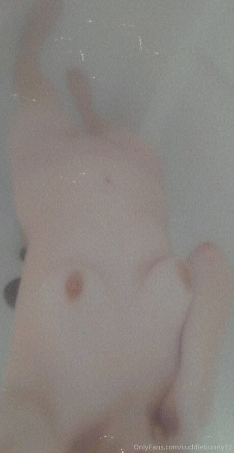 Cuddlebunny12 ポルノスター 可愛い 写真